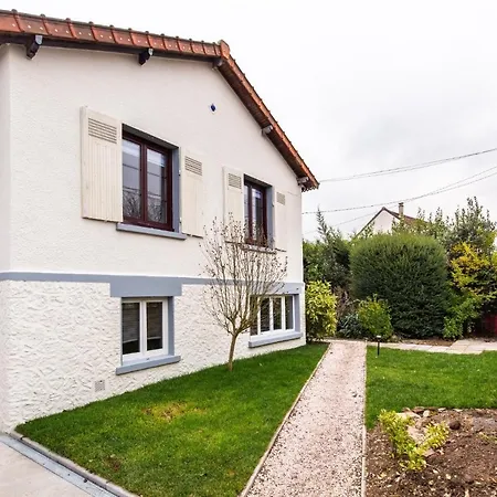 Villa Dne Villa: Disney-paris House With Pool And 6 En-suite Bedrooms