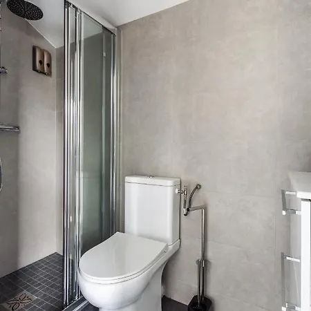 Dne Villa: Disney-paris House With Pool And 6 En-suite Bedrooms Villa Gournay-Sur-Marne