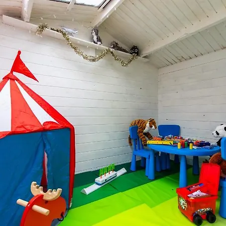 Dne Villa: Disney-paris House With Pool And 6 En-suite Bedrooms Villa *