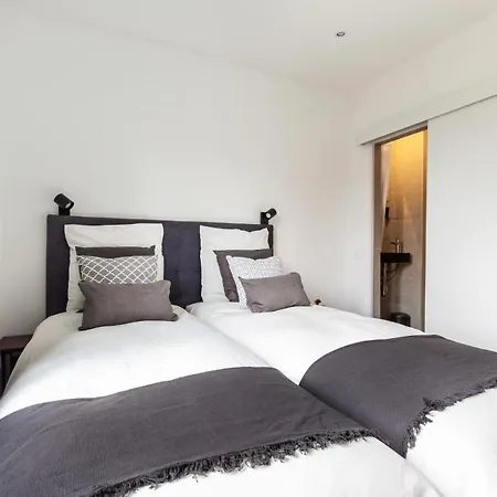 Dne Villa- Disney-paris - Holidays House - Maison De - Piscine - Pool- 6 Chambres- 6 Sdb - 6 Bedrooms - 6 Bathrooms Gournay-Sur-Marne