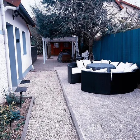 Dne Villa: Disney-paris House With Pool And 6 En-suite Bedrooms Gournay-Sur-Marne